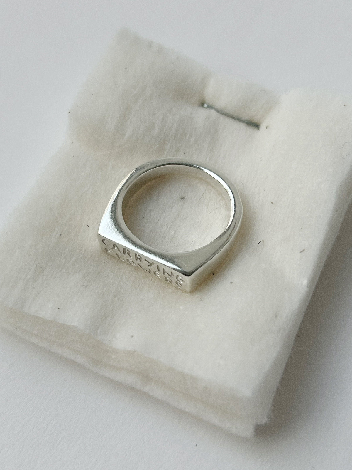 CARRYING FLOWERS – RING
