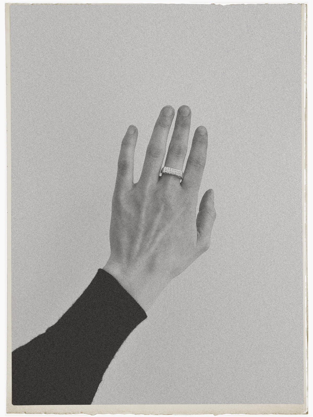 CARRYING FLOWERS – RING