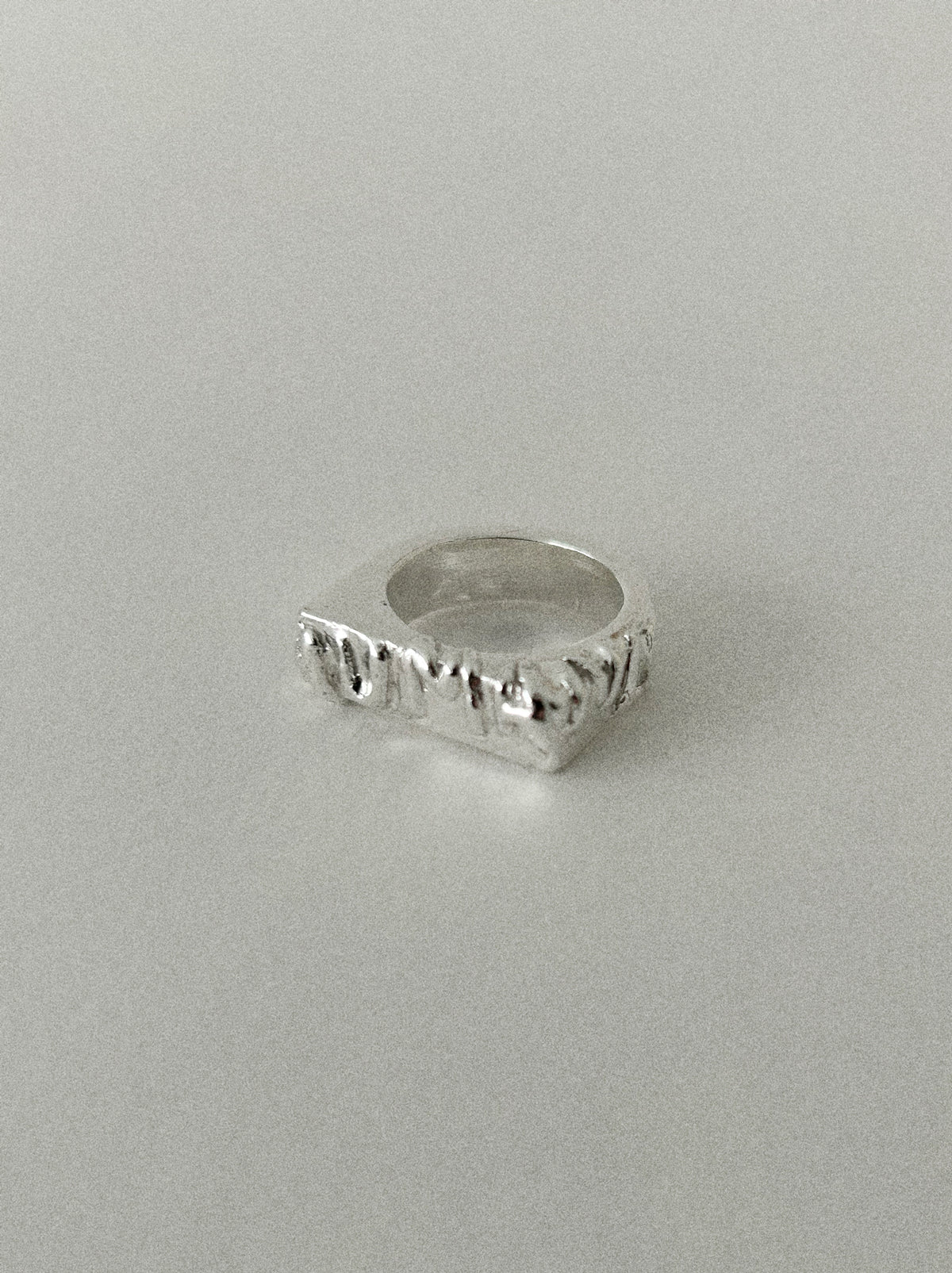 'HUMANIST' SIGNET RING (MOLTEN)