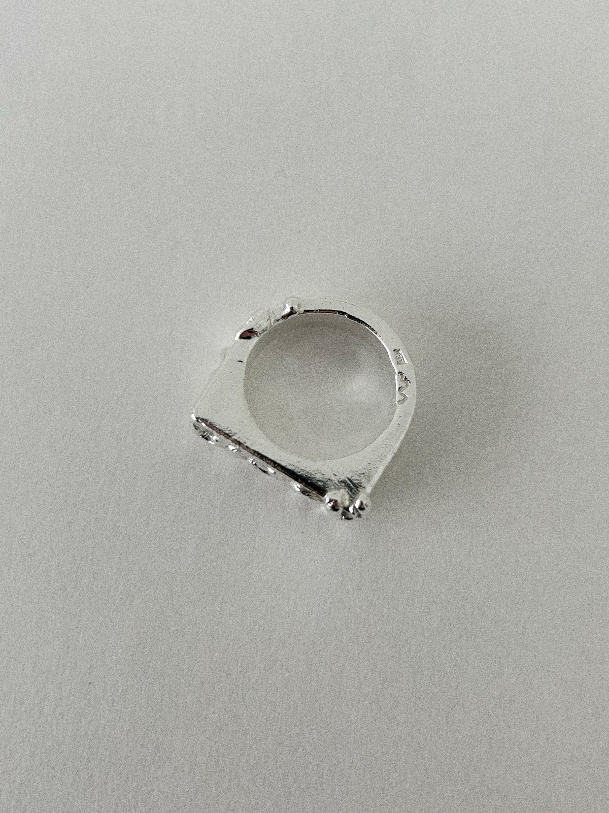 'HUMANIST' SIGNET RING (MOLTEN)