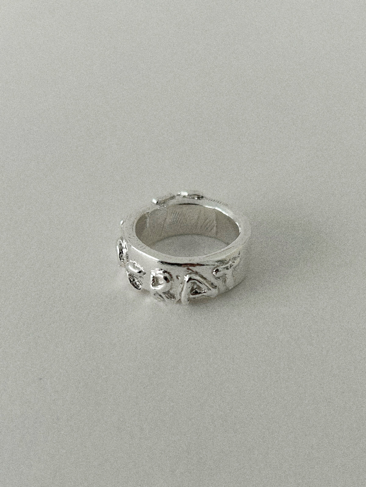 'DEMOCRAT' ROUND RING I (MOLTEN)