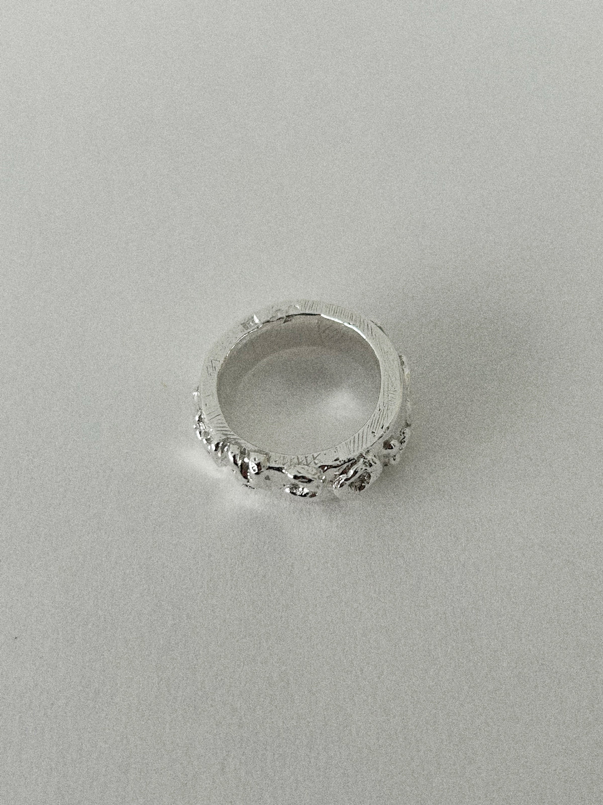 'DEMOCRAT' ROUND RING I (MOLTEN)