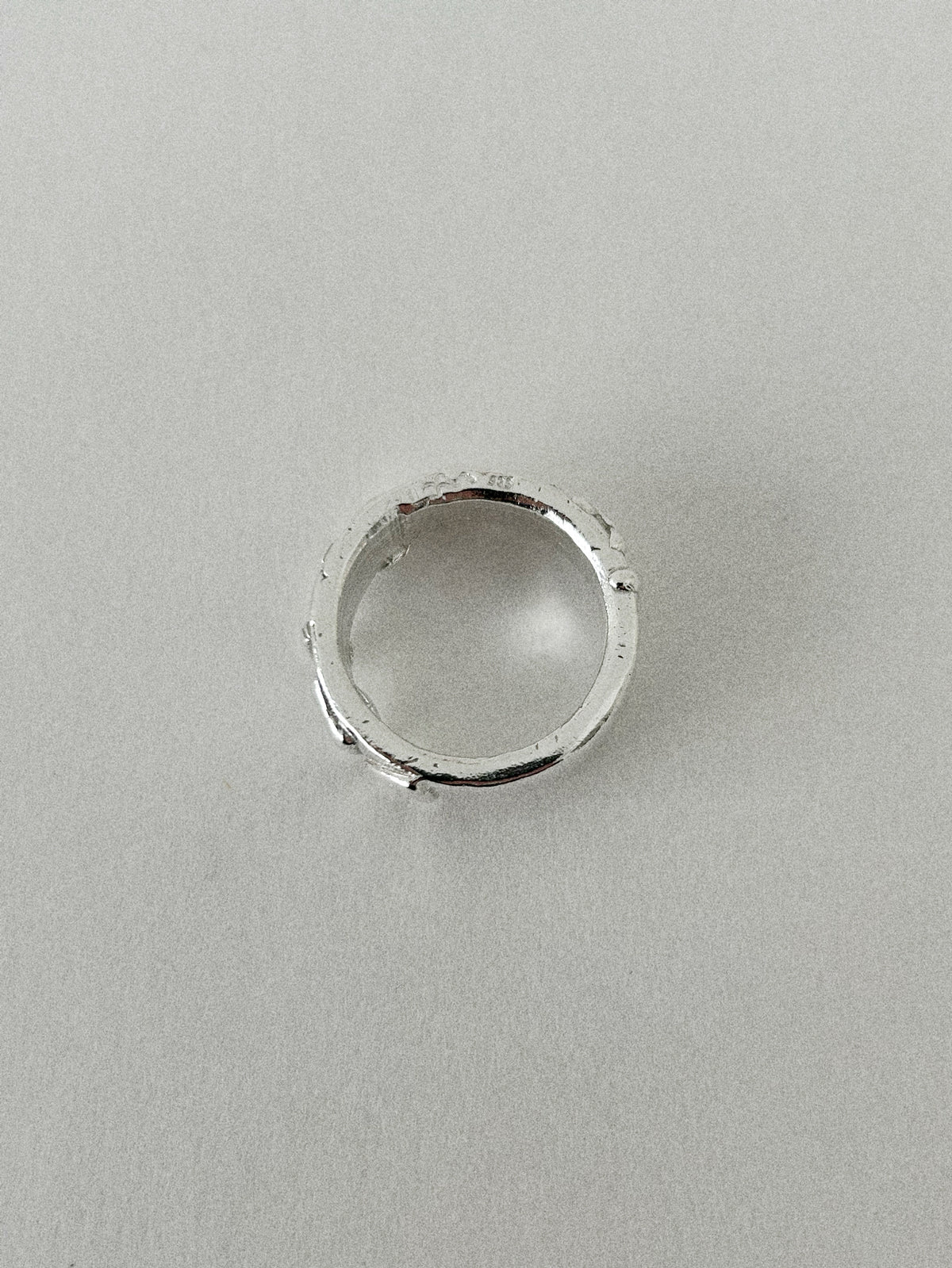 'DEMOCRAT' ROUND RING II (MOLTEN)