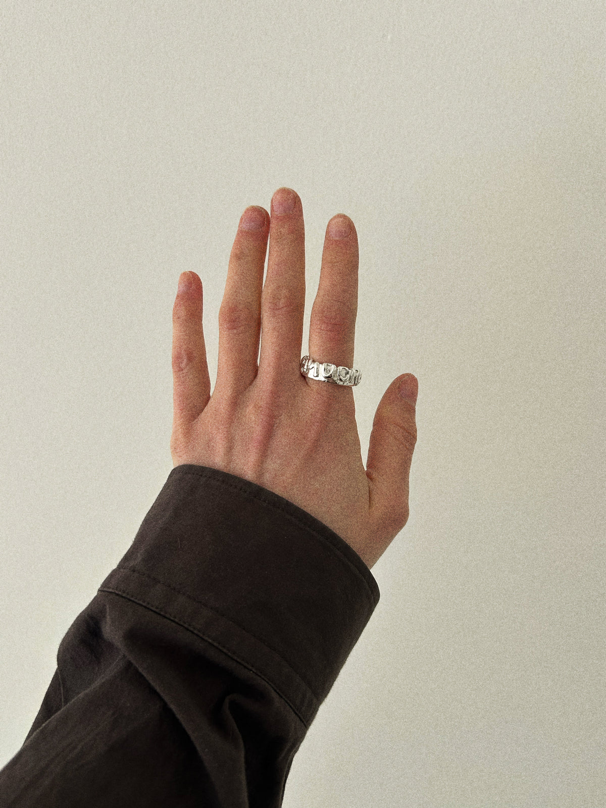 'DEMOCRAT' ROUND RING II (MOLTEN)