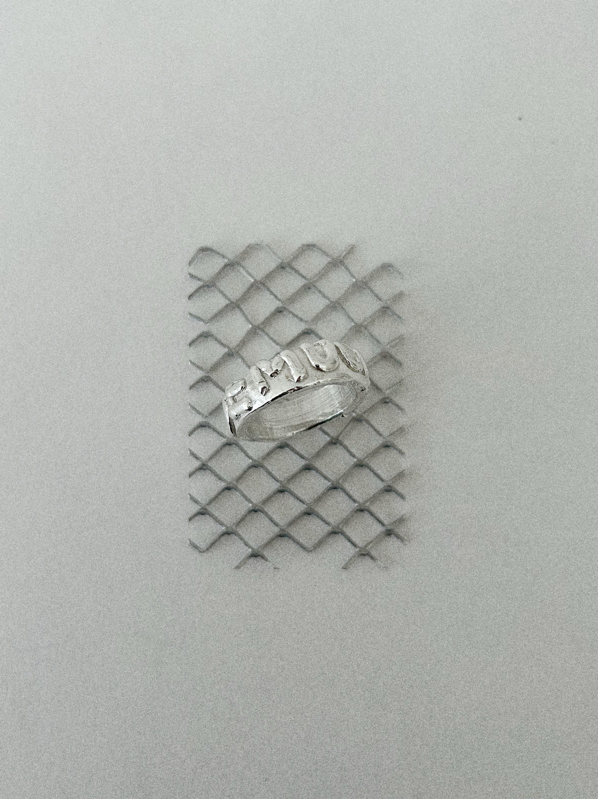 'DEMOCRAT' ROUND RING II (MOLTEN)