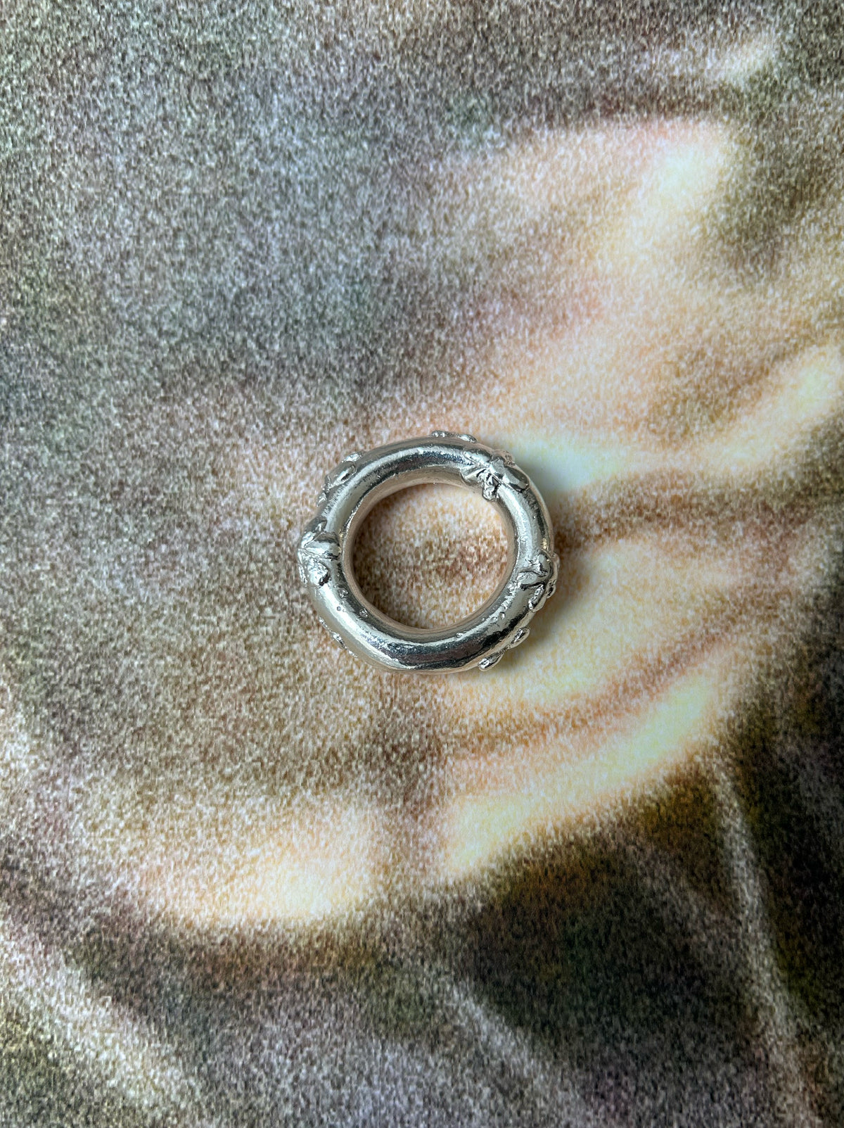 A LOT OF FLOWERS – organic round ring