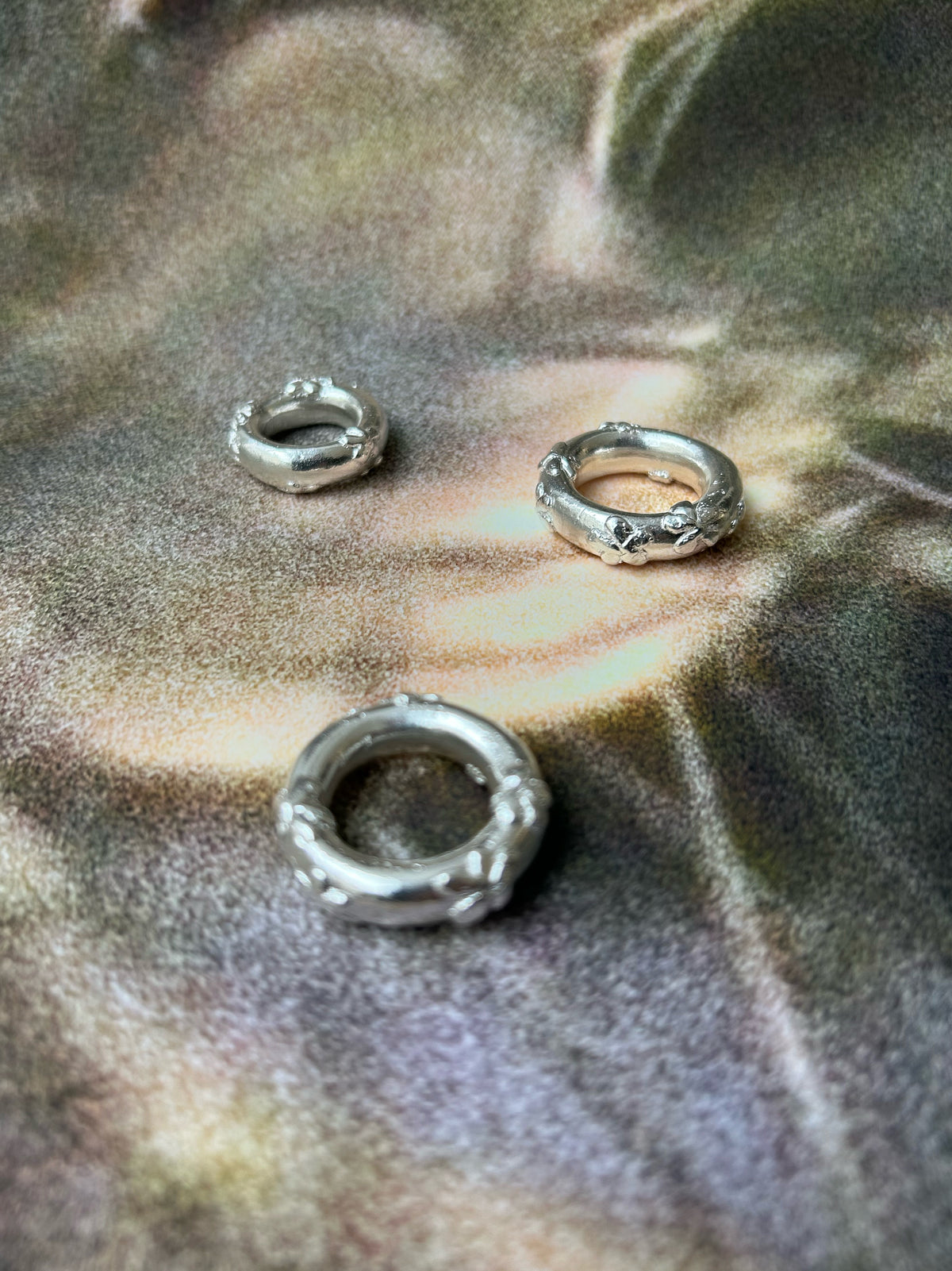 A LOT OF FLOWERS – organic round ring