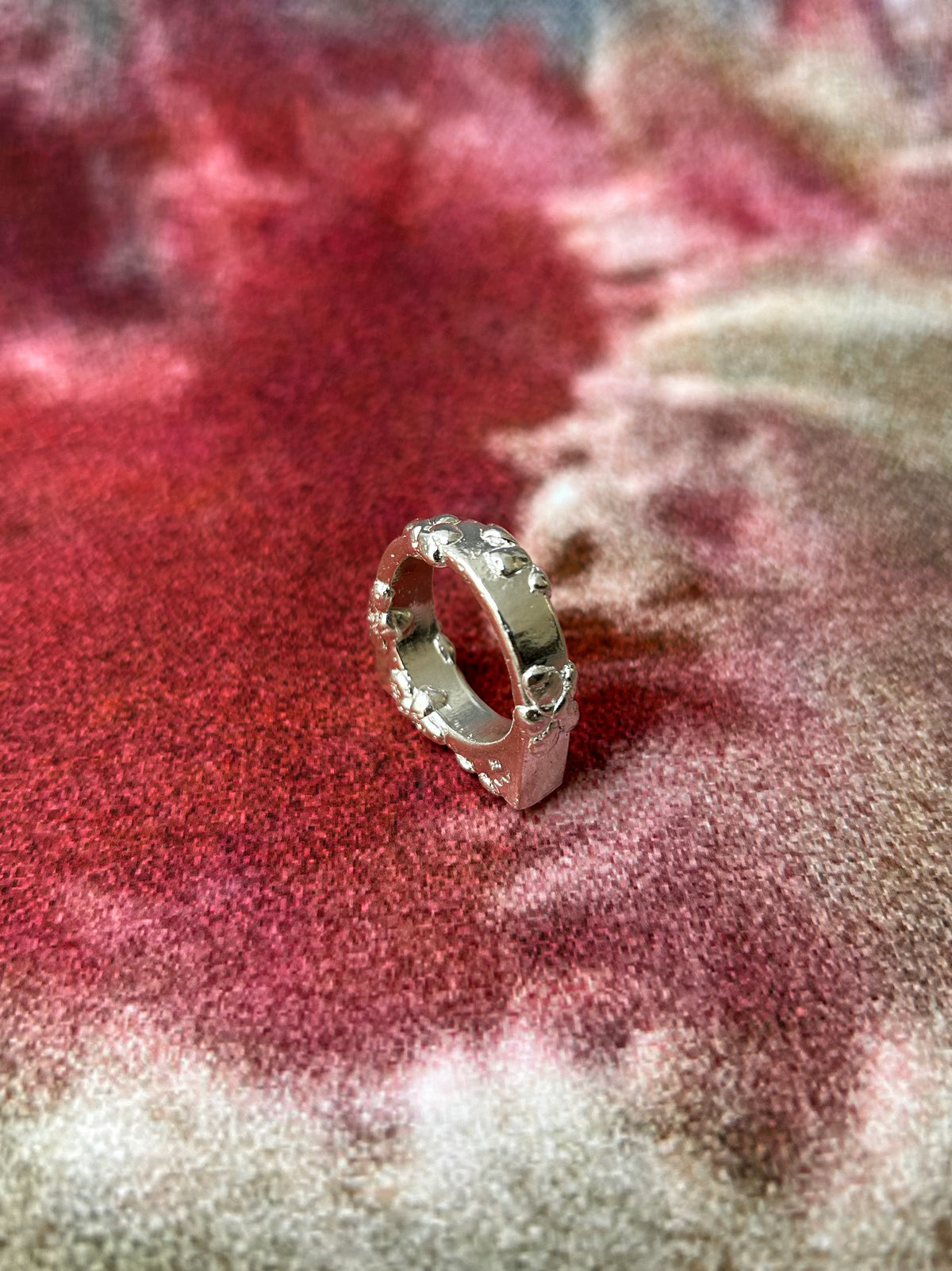A LOT OF FLOWERS – signet ring