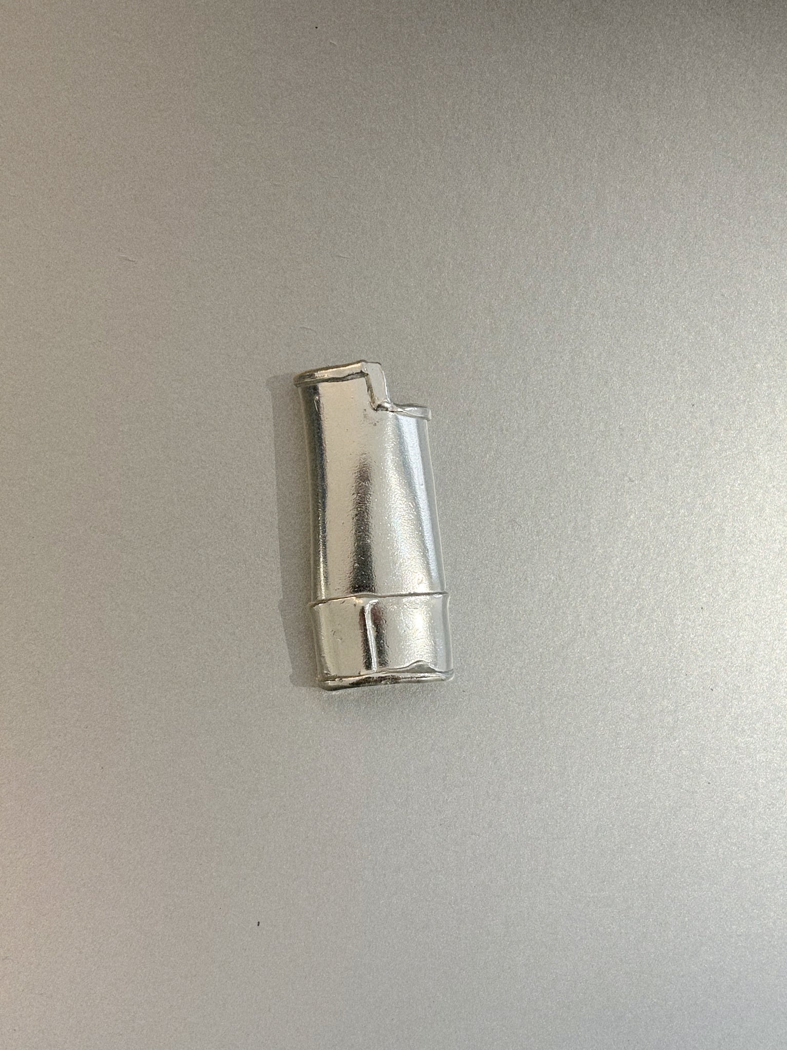 THE HAND – LIGHTER CASE