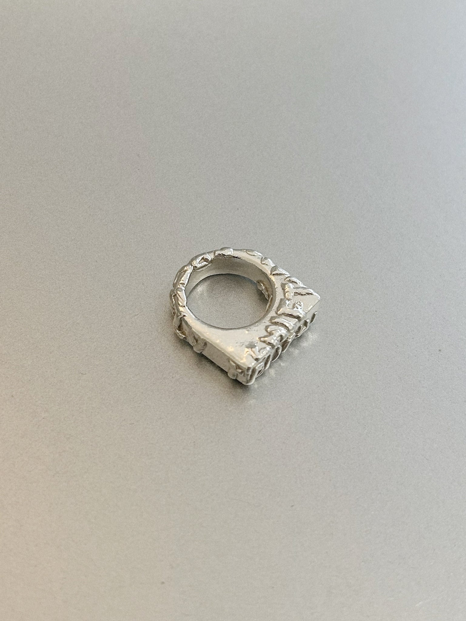 SHIFTING FREELY TOUCHING TIME