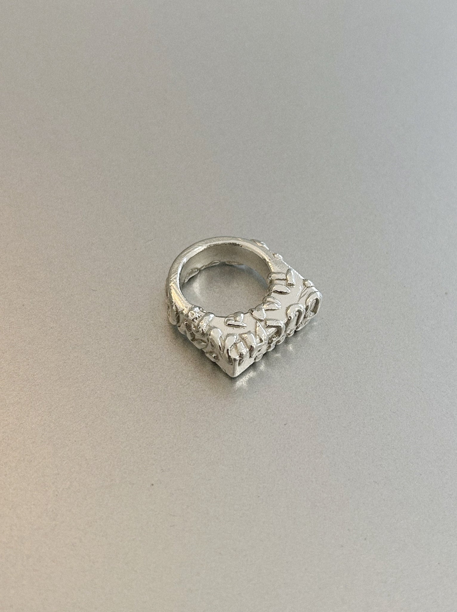 SHIFTING FREELY TOUCHING TIME