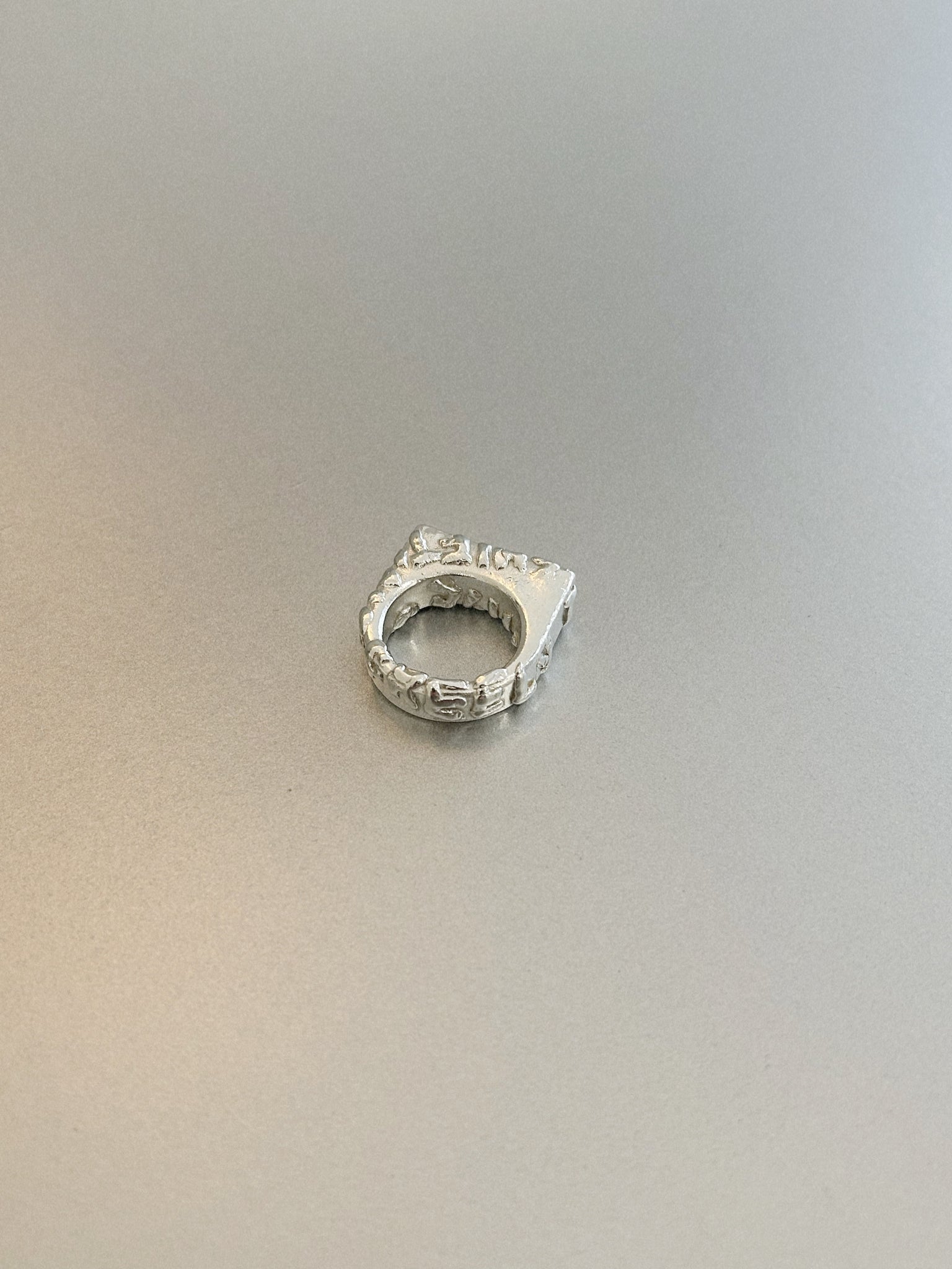 SHIFTING FREELY TOUCHING TIME